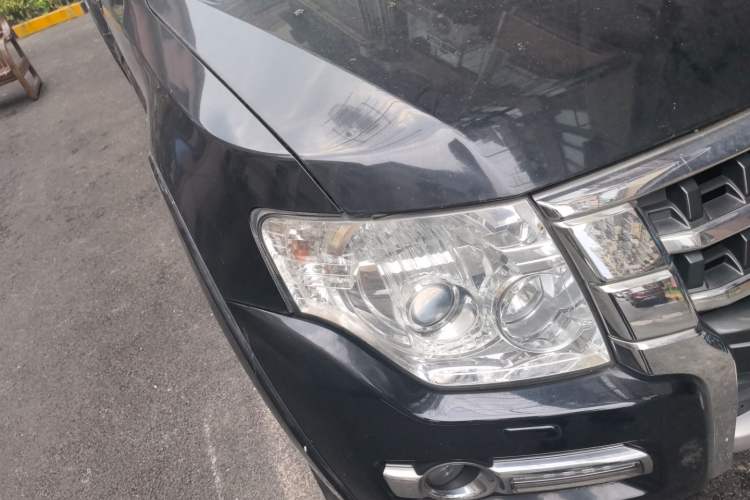 Used Mitsubishi Pajero 2015 3.0L Automatic Elite Edition China V Standard Right Front Headlight