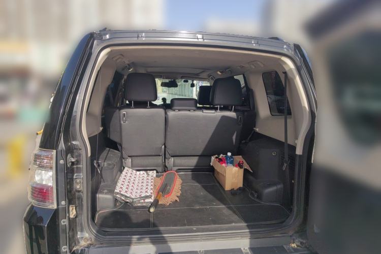 Used Mitsubishi Pajero 2015 3.0L Automatic Elite Overdrive Version China IV Standard Trunk