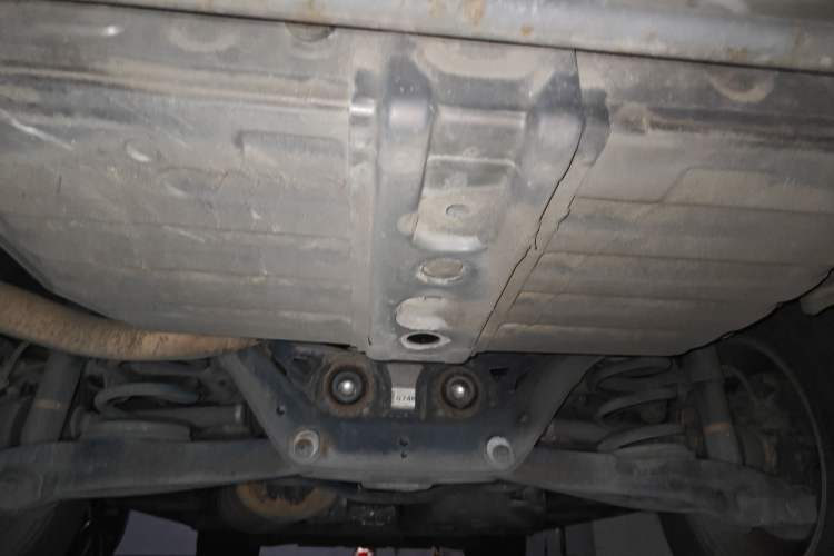 Used Mitsubishi Pajero 2015 3.0L Automatic Luxury Version China IV Standard Chassis Rear