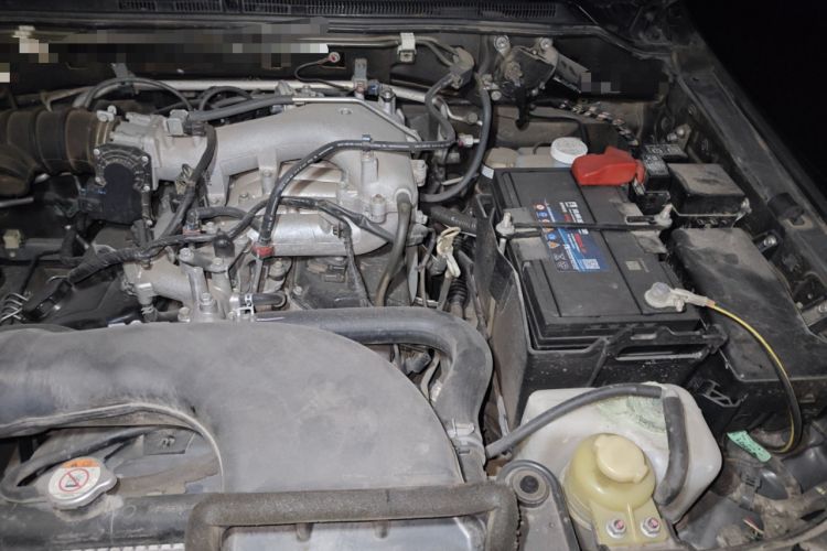 Used Mitsubishi Pajero 2015 3.0L Automatic Luxury Version China IV Standard Engine Bay Left