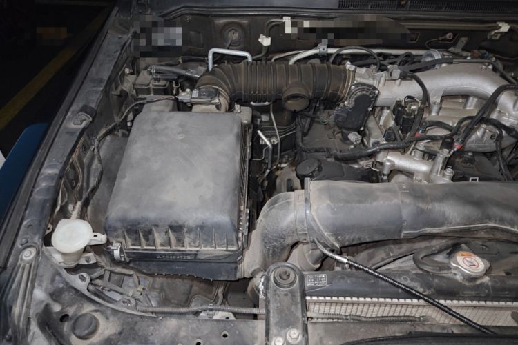 Used Mitsubishi Pajero 2015 3.0L Automatic Luxury Version China IV Standard Engine Bay Right