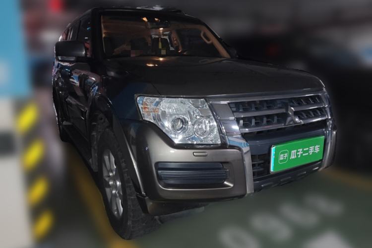 Used Mitsubishi Pajero 2015 3.0L Automatic Luxury Version China IV Standard Front Right 45 Deg