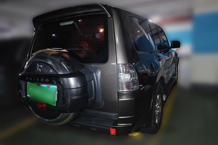 Used Mitsubishi Pajero 2015 3.0L Automatic Luxury Version China IV Standard Rear Right 45 Deg