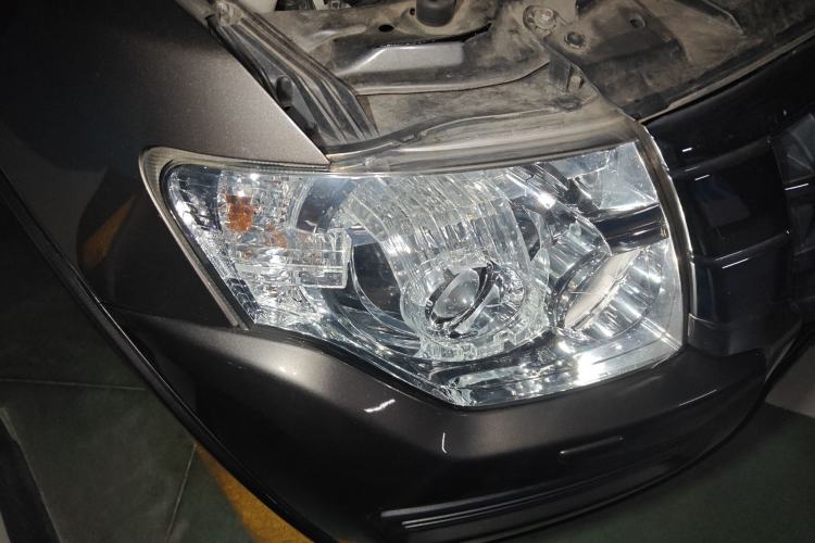 Used Mitsubishi Pajero 2015 3.0L Automatic Luxury Version China IV Standard Right Front Headlight