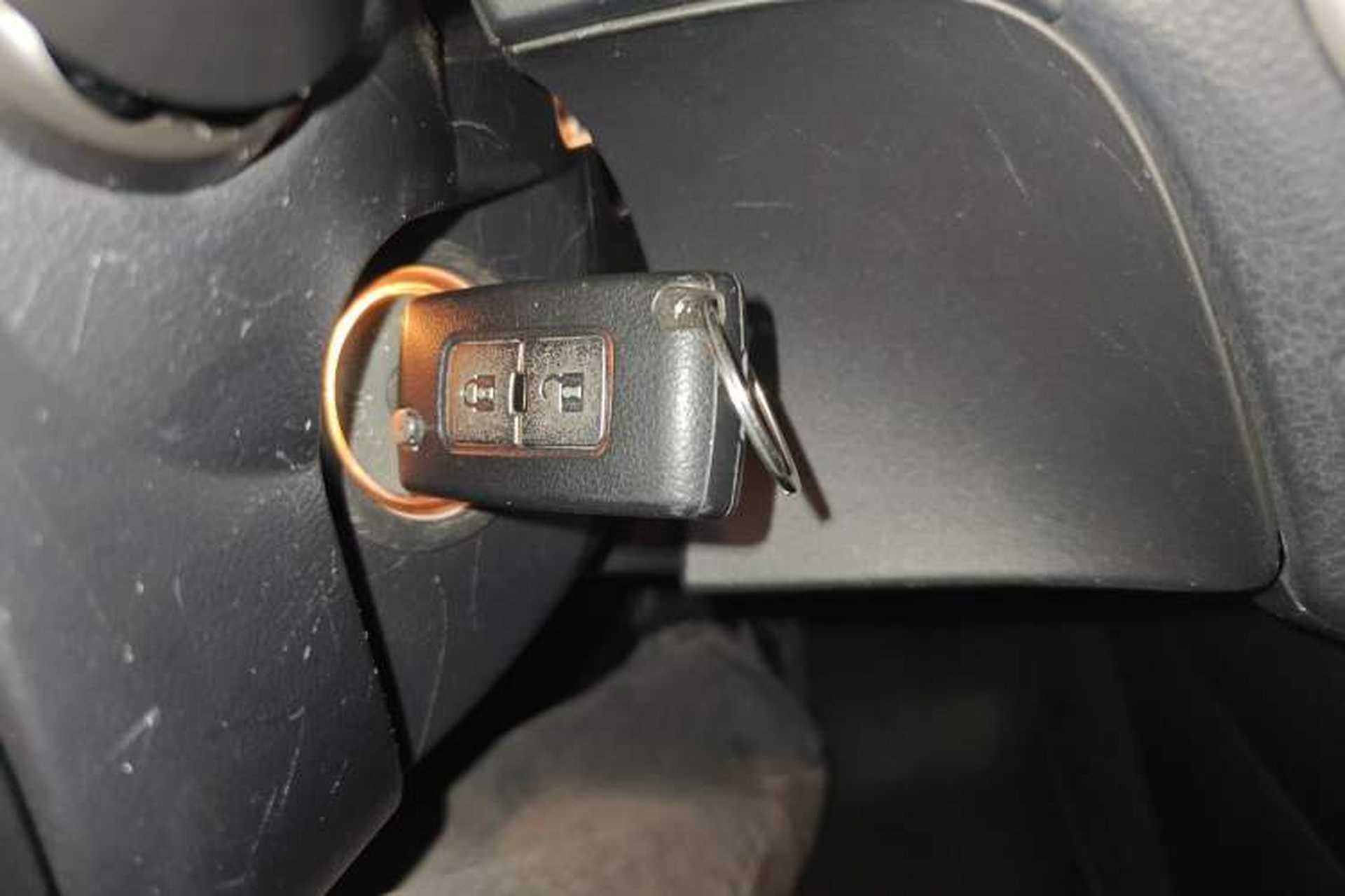 Used Mitsubishi Pajero 2015 3.0L Automatic Luxury Version China IV Standard Vehicle Key