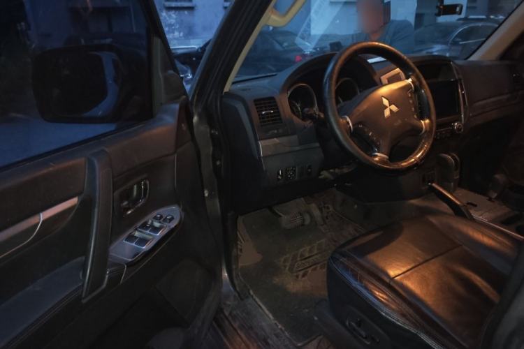 Used Mitsubishi Pajero 2015 3.0L Automatic Elite Edition China V Standard Driver Seat