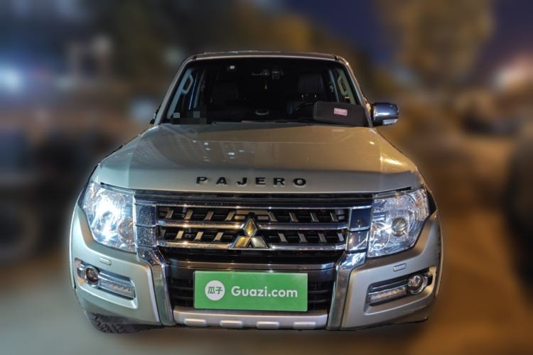 Used Mitsubishi Pajero 2015 3.0L Automatic Elite Edition China IV Standard Exterior 1