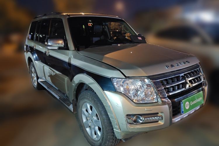 Used Mitsubishi Pajero 2015 3.0L Automatic Elite Edition China IV Standard Exterior 2