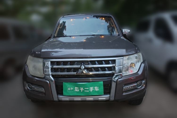 Used Mitsubishi Pajero 2015 3.0L Automatic Elite Edition China V Standard Front