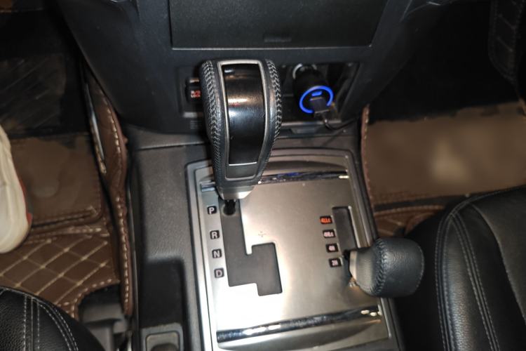 Used Mitsubishi Pajero 2015 3.0L Automatic Elite Edition China IV Standard Gear Lever