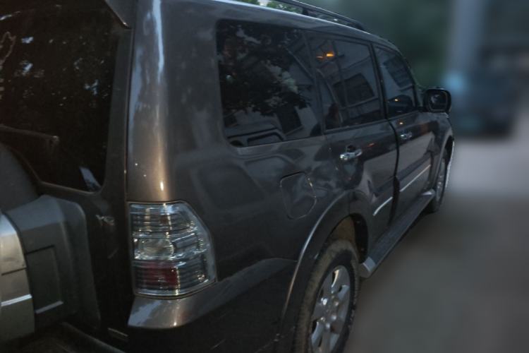 Used Mitsubishi Pajero 2015 3.0L Automatic Elite Edition China V Standard Rear Right 45 Deg