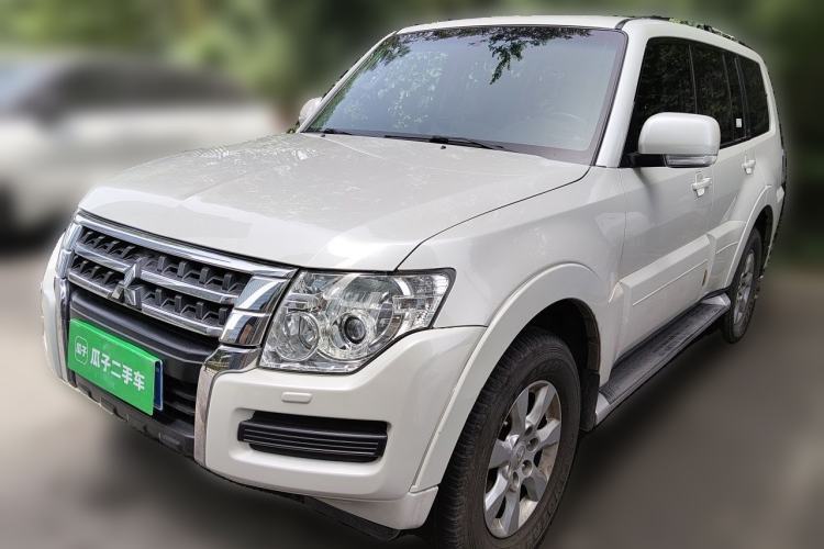 Used Mitsubishi Pajero 2015 3.0L Automatic Luxury Version China V Standard Guazi used car, China used car export, Used car for sale, Used  cars, Cheapest cars for sale