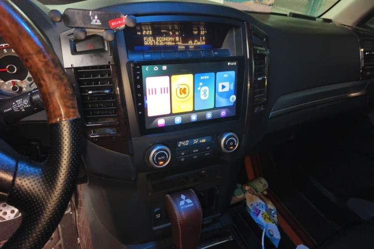 Used Mitsubishi Pajero 2015 3.0L Automatic Elite Overdrive Version China IV Standard Audio And AC Panel