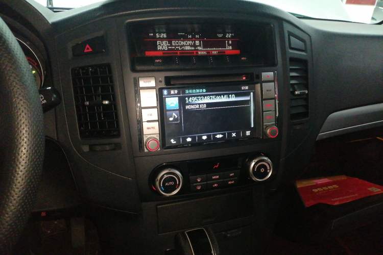Used Mitsubishi Pajero 2015 3.0L Automatic Elite Edition China V Standard Audio And AC Panel