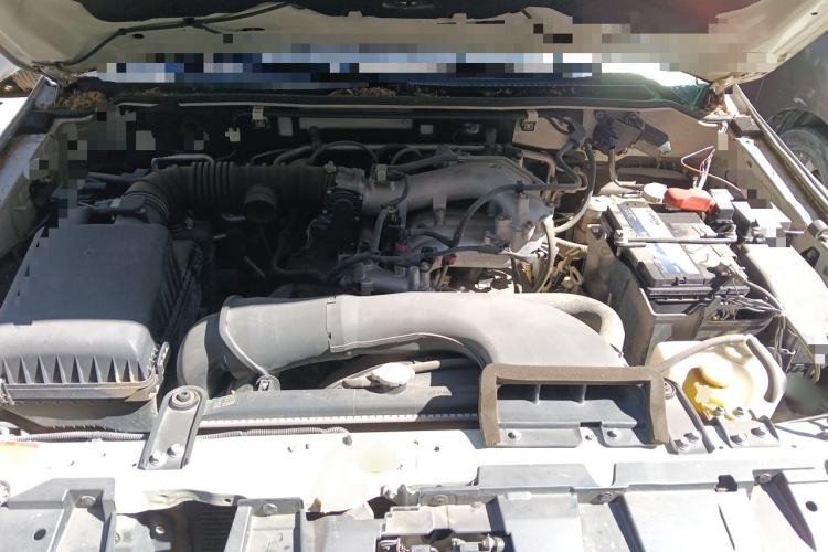 Used Mitsubishi Pajero 2015 3.0L Automatic Elite Plus Version China V Standard Engine Bay