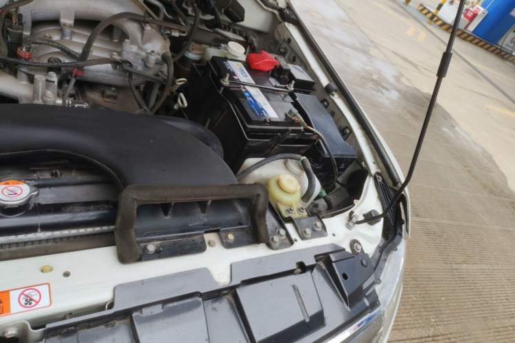 Used Mitsubishi Pajero 2015 3.0L Automatic Elite Overdrive Version China IV Standard Engine Bay Left