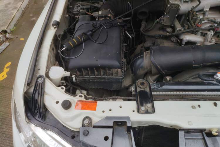 Used Mitsubishi Pajero 2015 3.0L Automatic Elite Overdrive Version China IV Standard Engine Bay Right