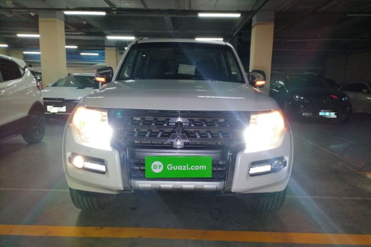 Used Mitsubishi Pajero 2015 3.0L Automatic Elite Edition China V Standard Exterior 1