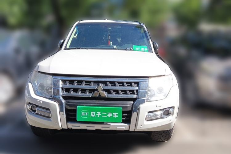 Used Mitsubishi Pajero 2015 3.0L Automatic Elite Plus Version China V Standard Front