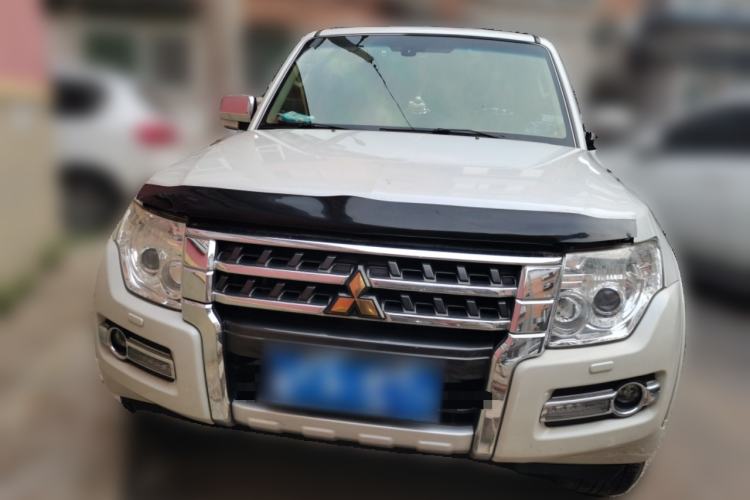 Used Mitsubishi Pajero 2015 3.0L Automatic Elite Overdrive Version China IV Standard Front
