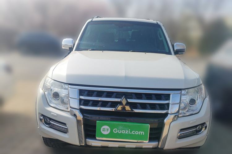 Used Mitsubishi Pajero 2015 3.0L Automatic Elite Plus Version China V Standard Front