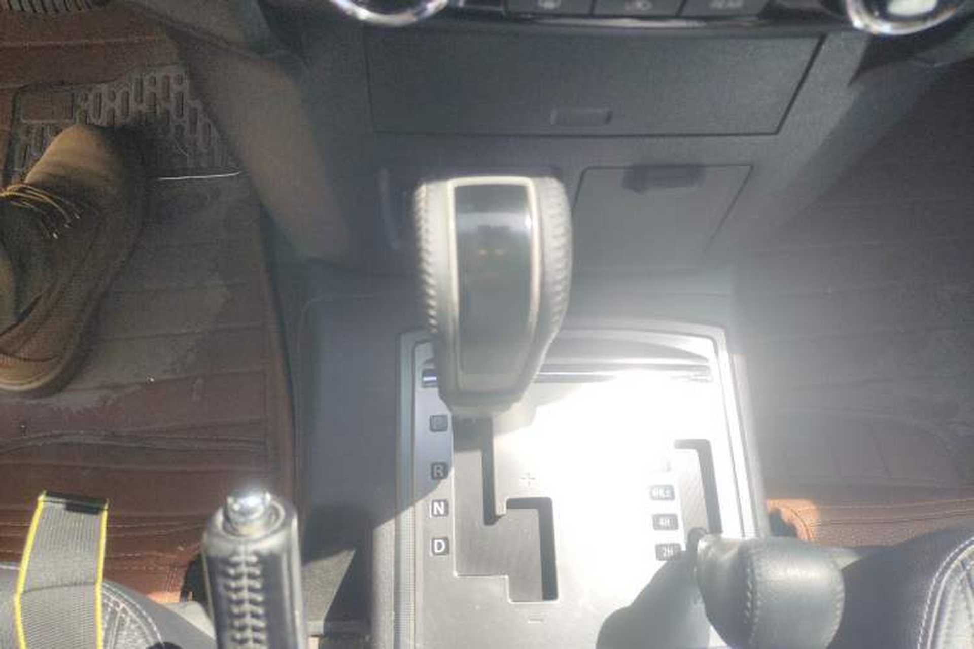 Used Mitsubishi Pajero 2015 3.0L Automatic Elite Edition China IV Standard Gear Lever