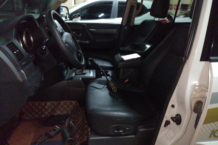 Used Mitsubishi Pajero 2015 3.0L Automatic Elite Edition China V Standard Left Front Seat