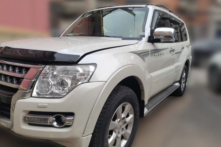 Used Mitsubishi Pajero 2015 3.0L Automatic Elite Overdrive Version China IV Standard Guazi used car, China used car export, Used car for sale, Used  cars, Cheapest cars for sale