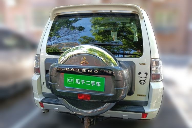 Used Mitsubishi Pajero 2015 3.0L Automatic Elite Plus Version China V Standard Rear