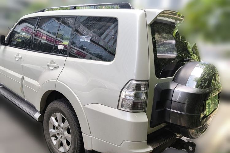 Used Mitsubishi Pajero 2015 3.0L Automatic Luxury Version China V Standard Rear Left 45 Deg