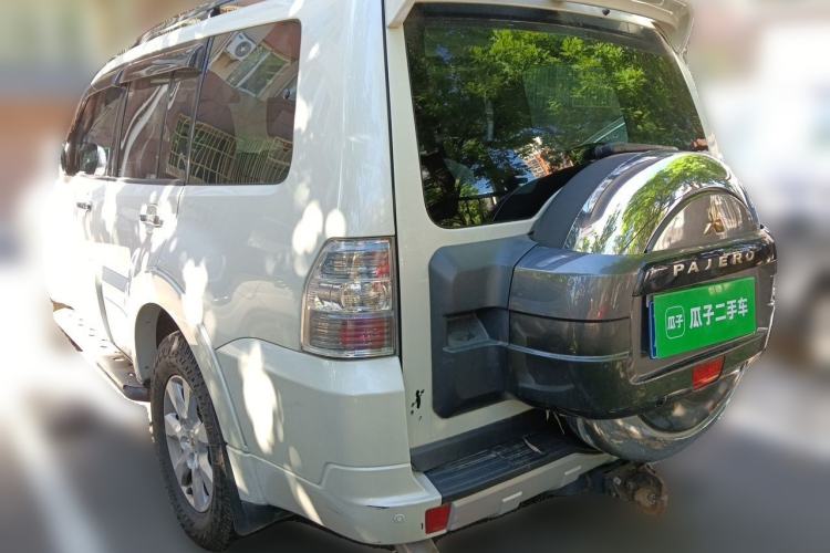 Used Mitsubishi Pajero 2015 3.0L Automatic Elite Plus Version China V Standard Rear Left 45 Deg