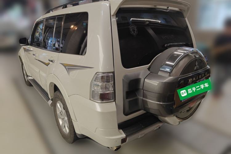 Used Mitsubishi Pajero 2015 3.0L Automatic Elite Edition China V Standard Rear Left 45 Deg