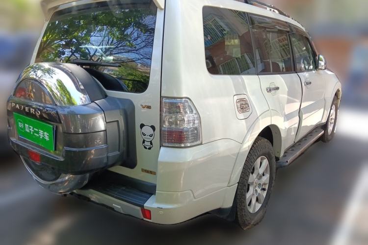 Used Mitsubishi Pajero 2015 3.0L Automatic Elite Plus Version China V Standard Rear Right 45 Deg