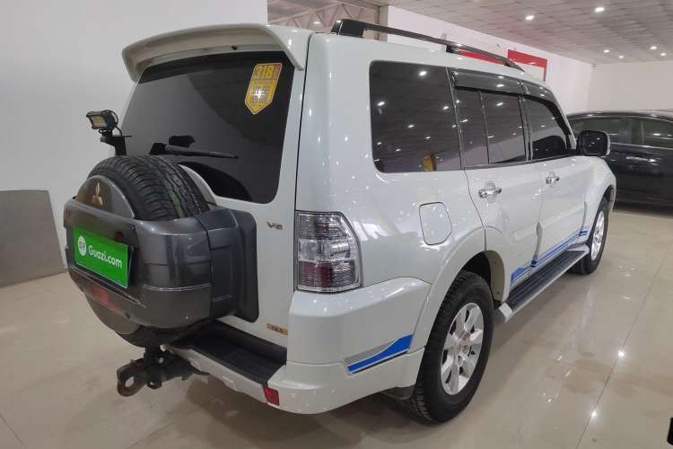 Used Mitsubishi Pajero 2015 3.0L Automatic Elite Plus Version China V Standard Rear Right 45 Deg