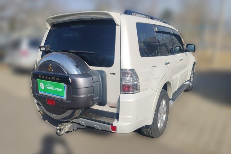 Used Mitsubishi Pajero 2015 3.0L Automatic Elite Plus Version China V Standard Rear Right 45 Deg