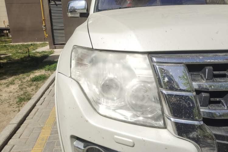 Used Mitsubishi Pajero 2015 3.0L Automatic Elite Edition China IV Standard Right Front Headlight