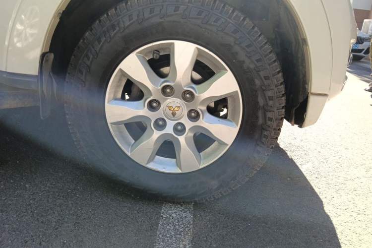 Used Mitsubishi Pajero 2015 3.0L Automatic Elite Plus Version China V Standard Right Front Wheel Hub