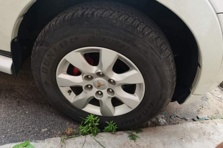Used Mitsubishi Pajero 2015 3.0L Automatic Elite Overdrive Version China IV Standard Right Front Wheel Hub