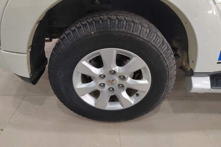 Used Mitsubishi Pajero 2015 3.0L Automatic Elite Plus Version China V Standard Right Rear Wheel Hub