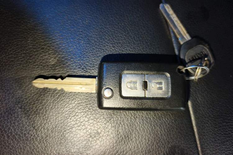 Used Mitsubishi Pajero 2015 3.0L Automatic Elite Overdrive Version China IV Standard Vehicle Key