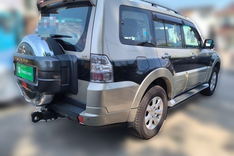 Used Mitsubishi Pajero 2015 3.0L Automatic Luxury Version China V Standard Rear Right 45 Deg