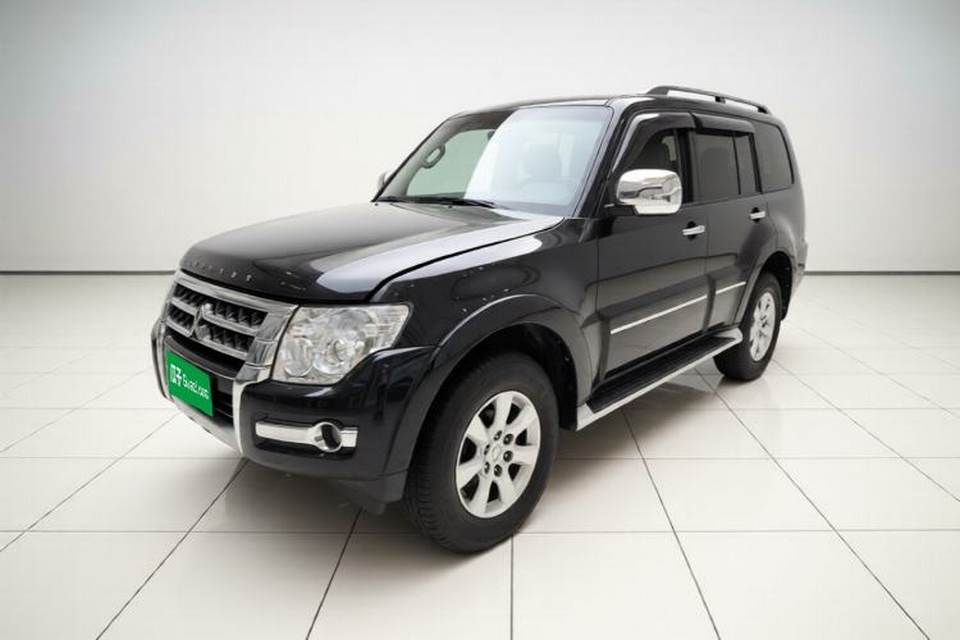Mitsubishi Pajero 2016