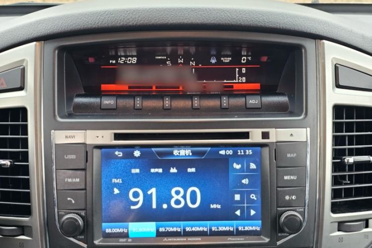 Used Mitsubishi Pajero 2016 3.0L Automatic Prestige Version China V Standard Audio And AC Panel