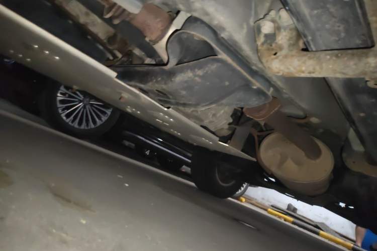 Used Mitsubishi Pajero 2016 3.0L Automatic Luxury Version China V Standard Chassis Front Left