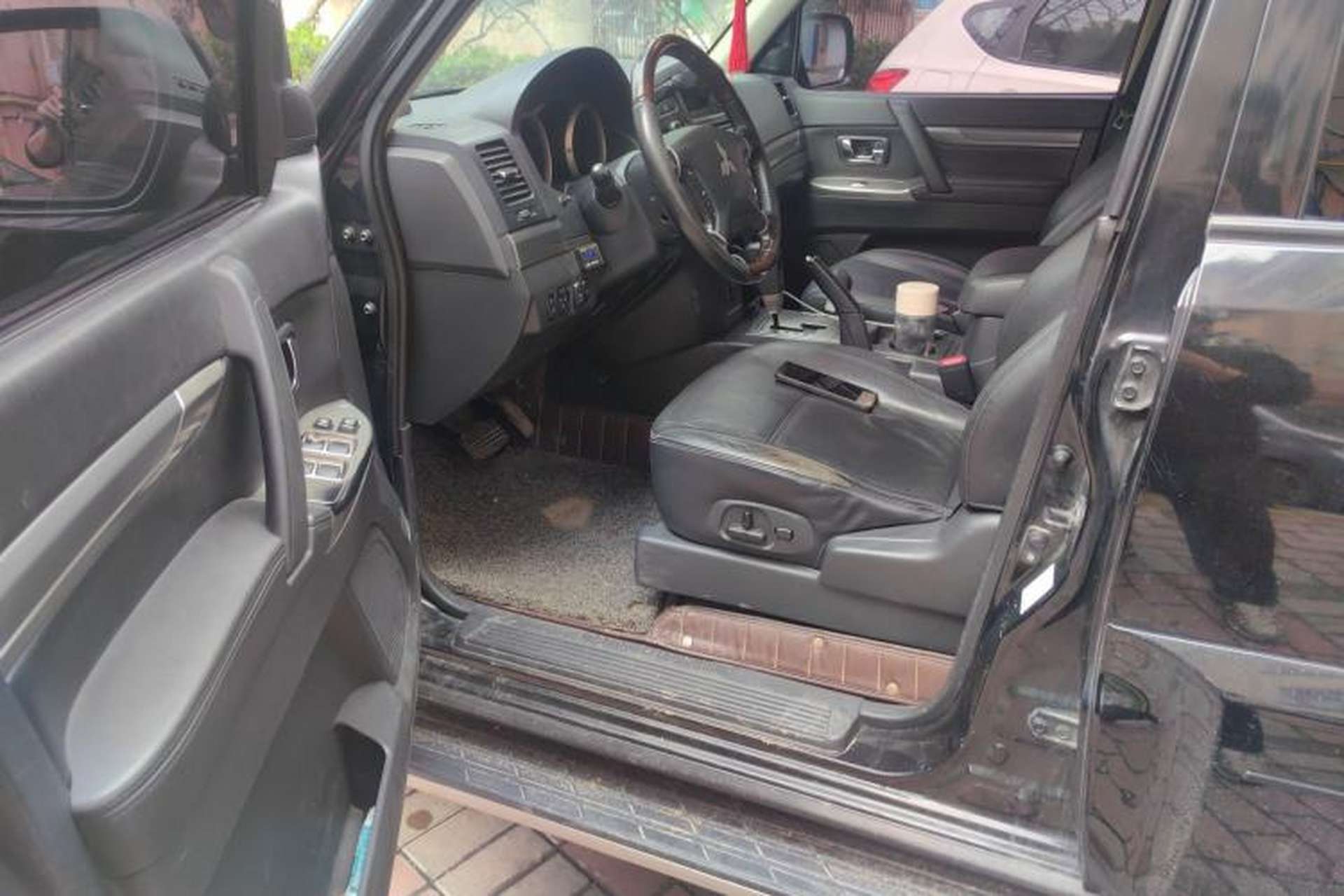 Used Mitsubishi Pajero 2016 3.0L Automatic Prestige Version China V Standard Driver Seat