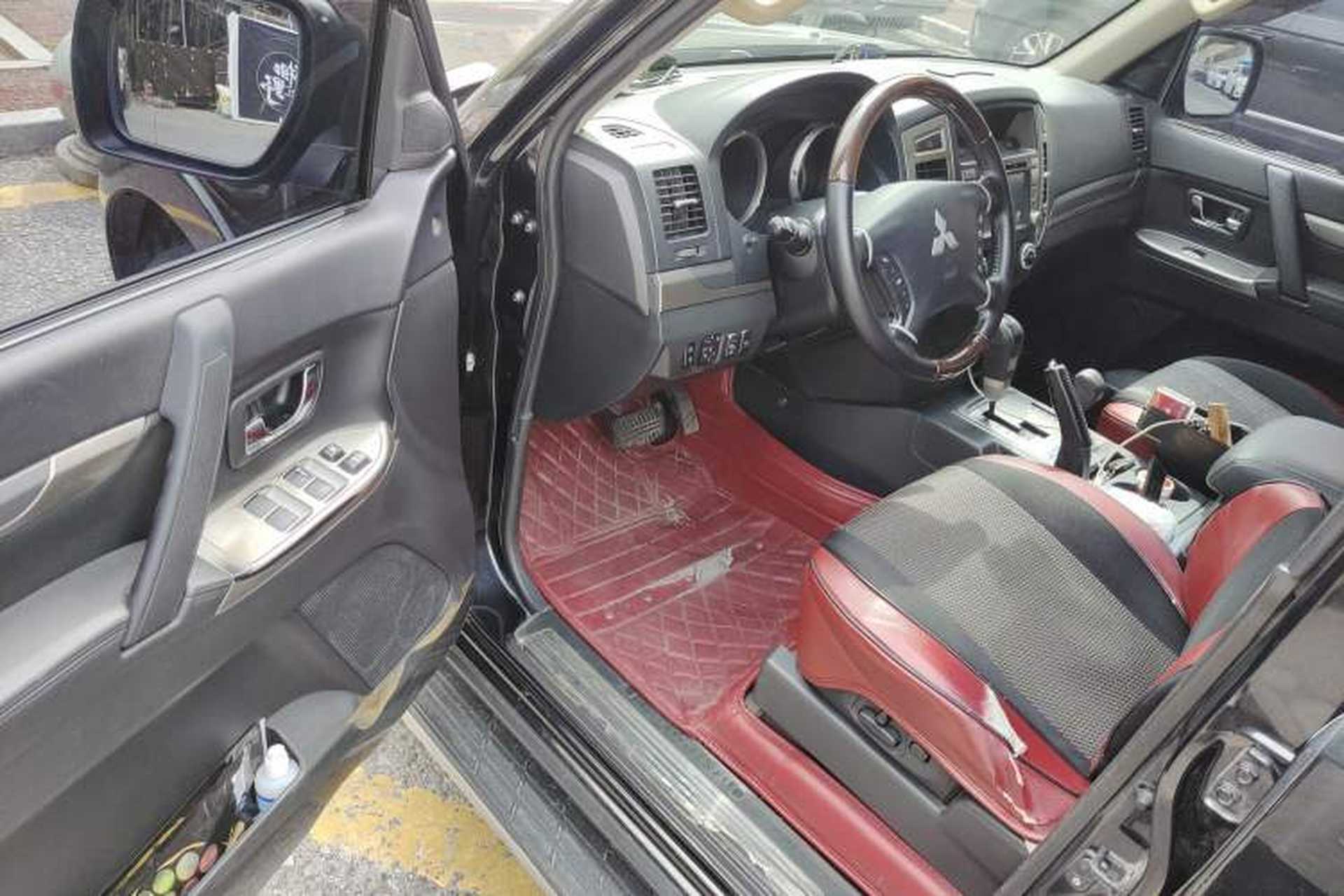 Used Mitsubishi Pajero 2016 3.0L Automatic Prestige Version China IV Standard Driver Seat