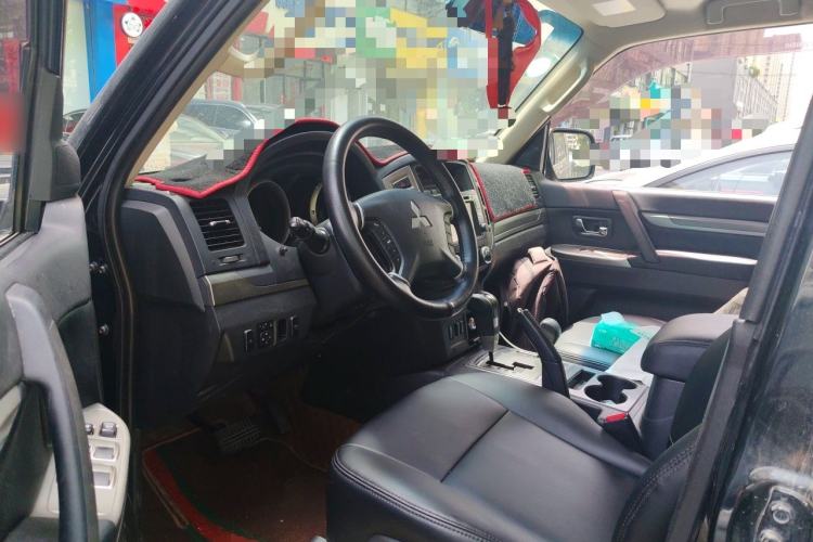 Used Mitsubishi Pajero 2016 3.0L Automatic Standard Version China V Standard Driver Seat