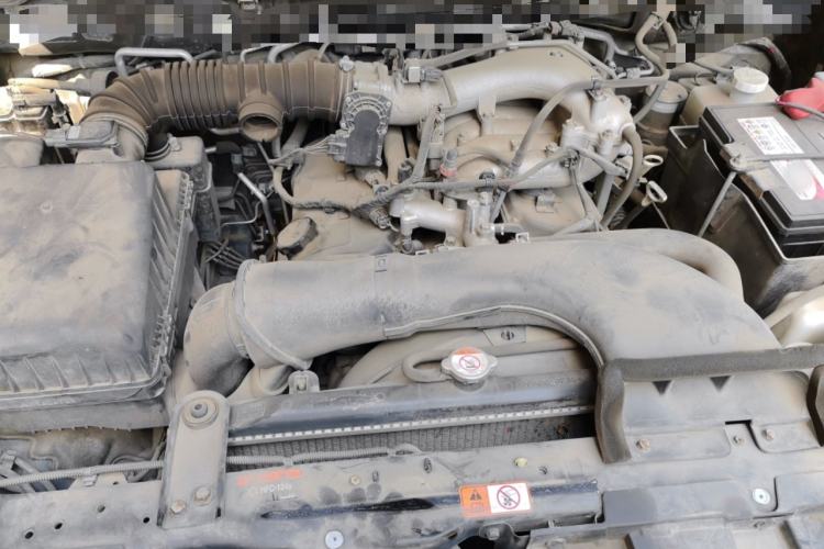 Used Mitsubishi Pajero 2016 3.0L Automatic Standard Version China V Standard Engine Bay