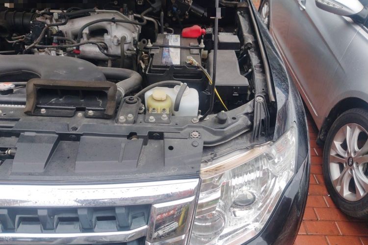 Used Mitsubishi Pajero 2016 3.0L Automatic Standard Version China V Standard Engine Bay Left