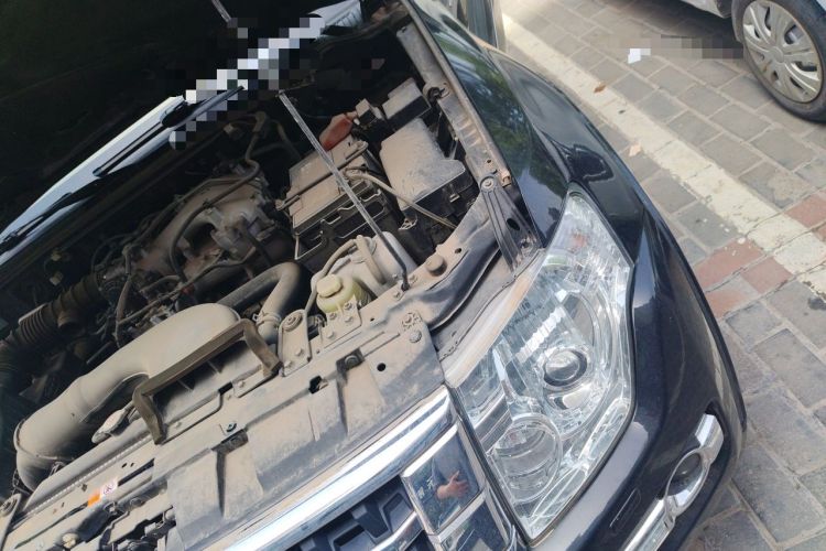 Used Mitsubishi Pajero 2016 3.0L Automatic Standard Version China V Standard Engine Bay Left
